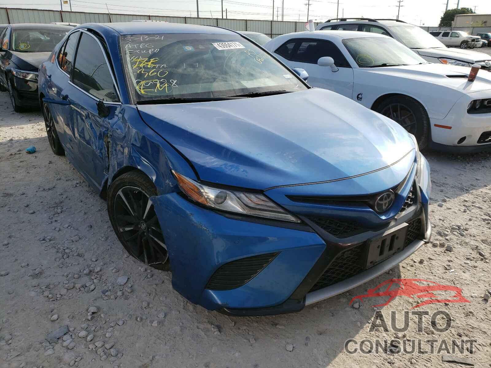 TOYOTA CAMRY 2018 - 4T1B61HK7JU056722