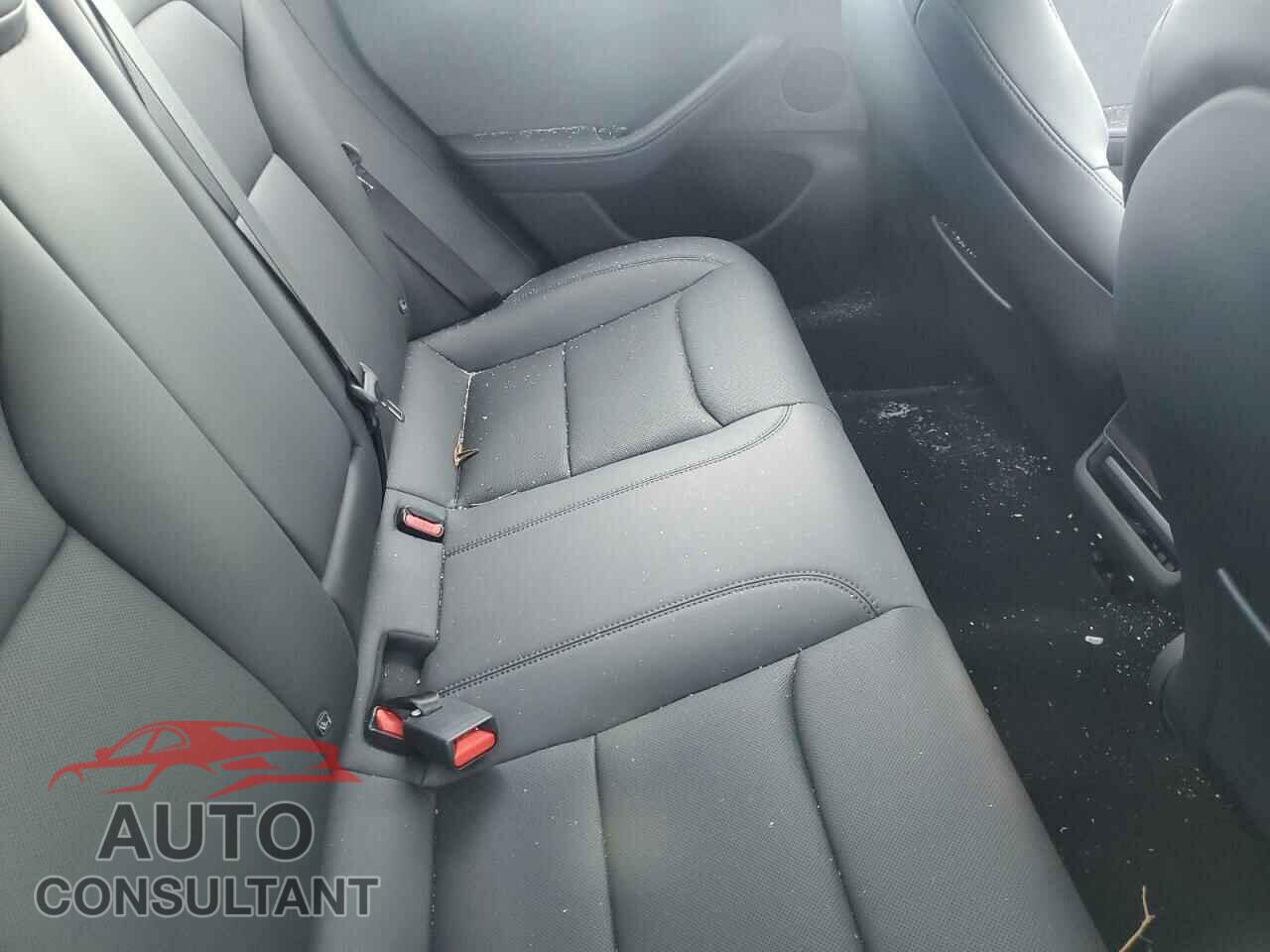 TESLA MODEL 3 2024 - 5YJ3E1EAXRF766046