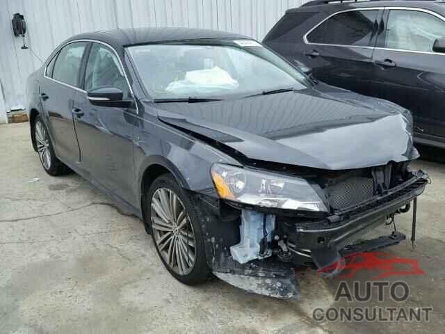 VOLKSWAGEN PASSAT 2015 - 1VWBT7A33FC054348
