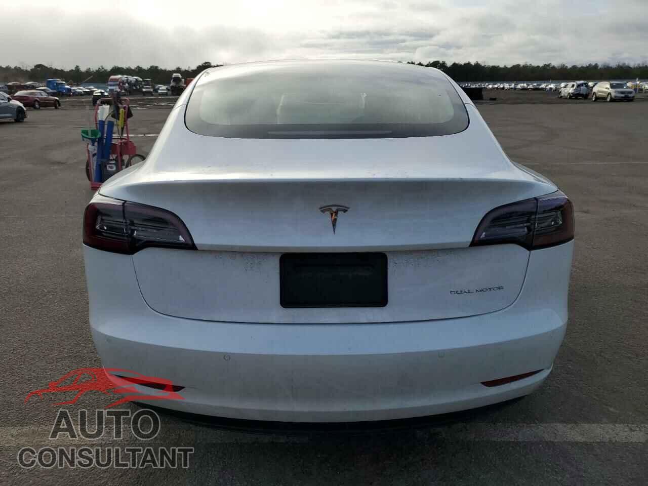TESLA MODEL 3 2021 - 5YJ3E1EB0MF979024