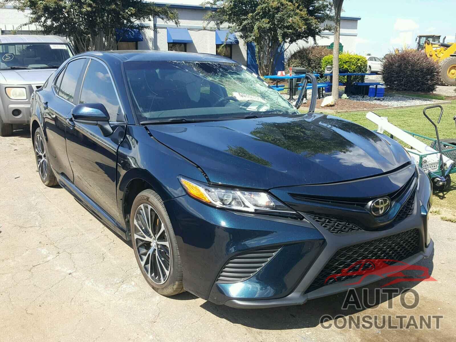 TOYOTA CAMRY 2018 - 4T1B11HK8JU609845