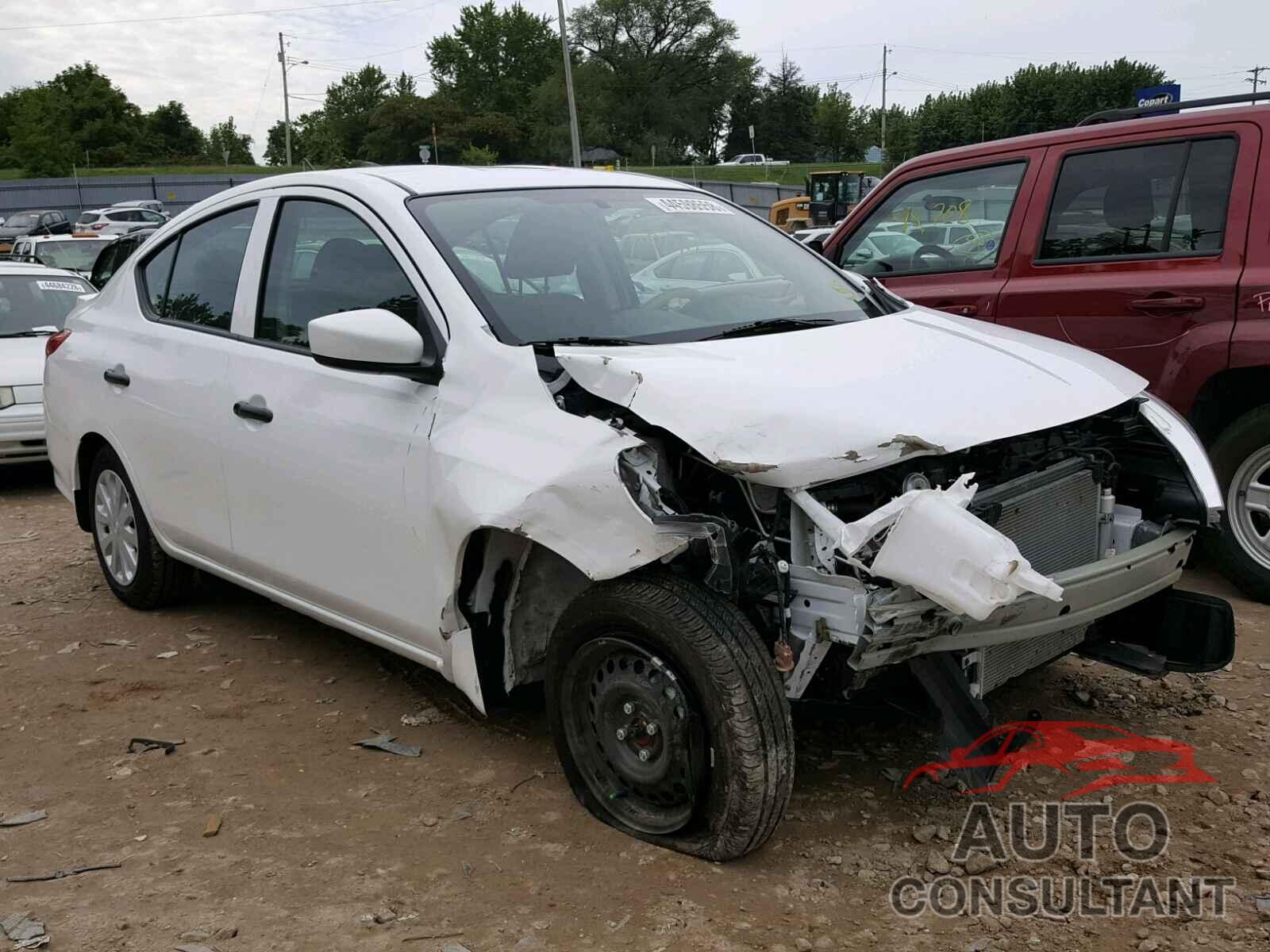 NISSAN VERSA 2018 - 3N1CN7AP9JL831734