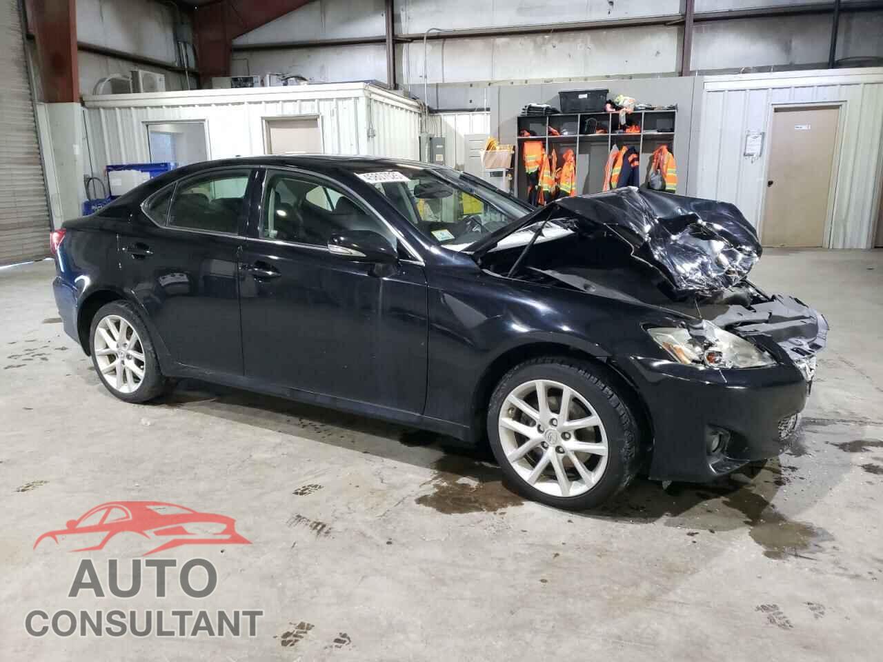 LEXUS IS 2011 - JTHCF5C21B2035366