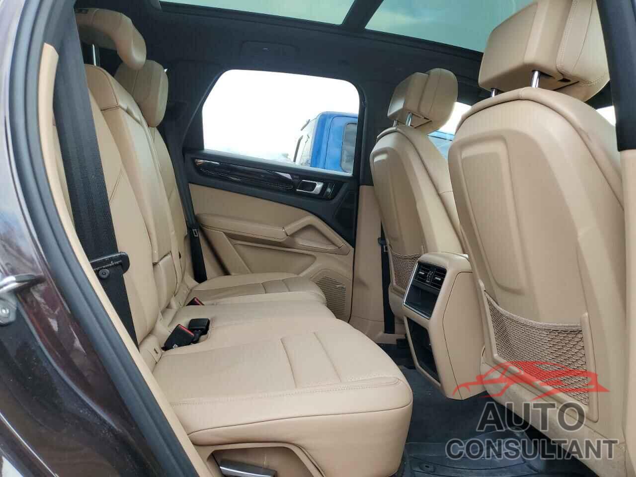 PORSCHE CAYENNE 2019 - WP1AA2AY3KDA07665