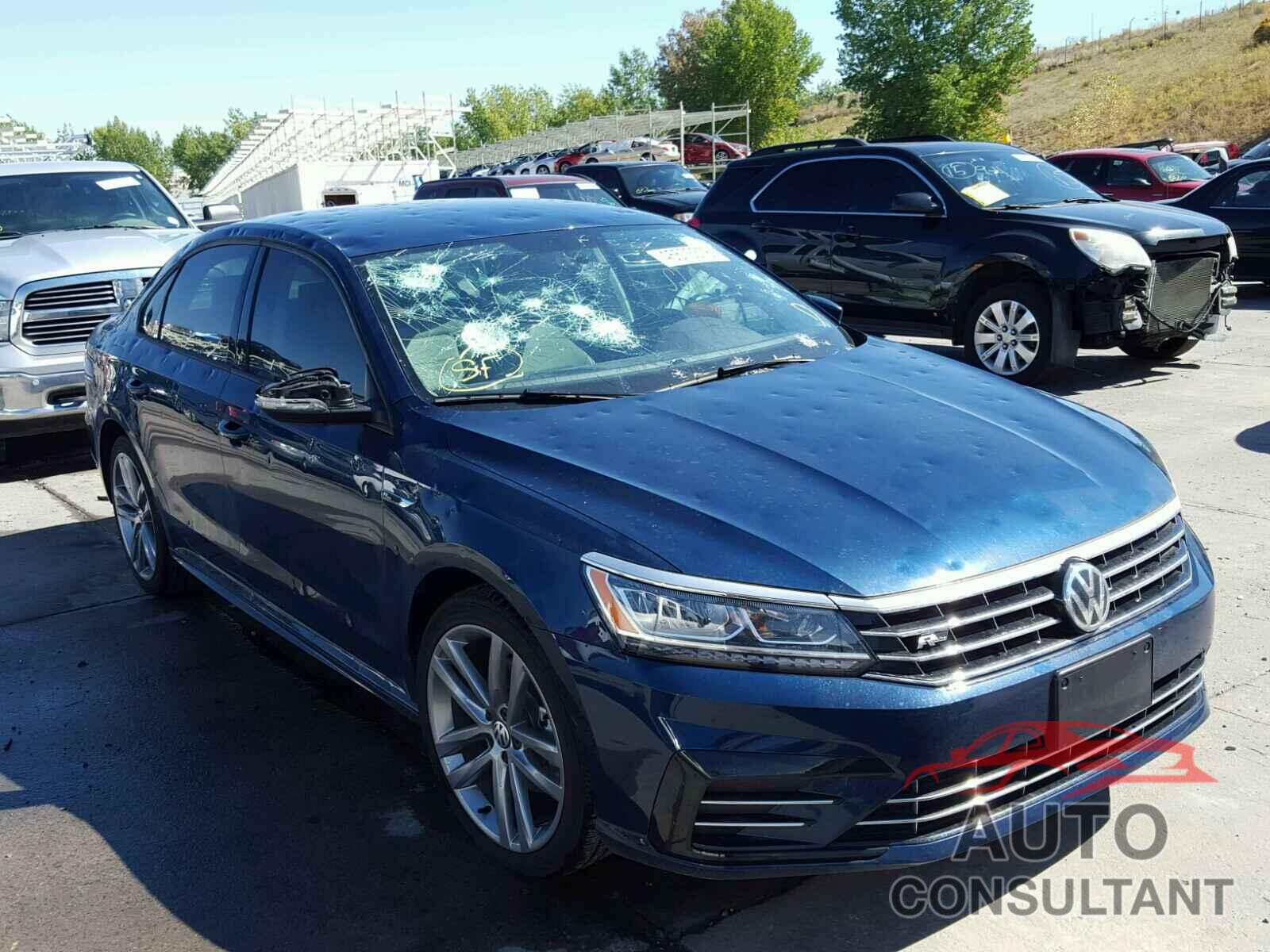 VOLKSWAGEN PASSAT 2018 - 1VWAA7A32JC029208