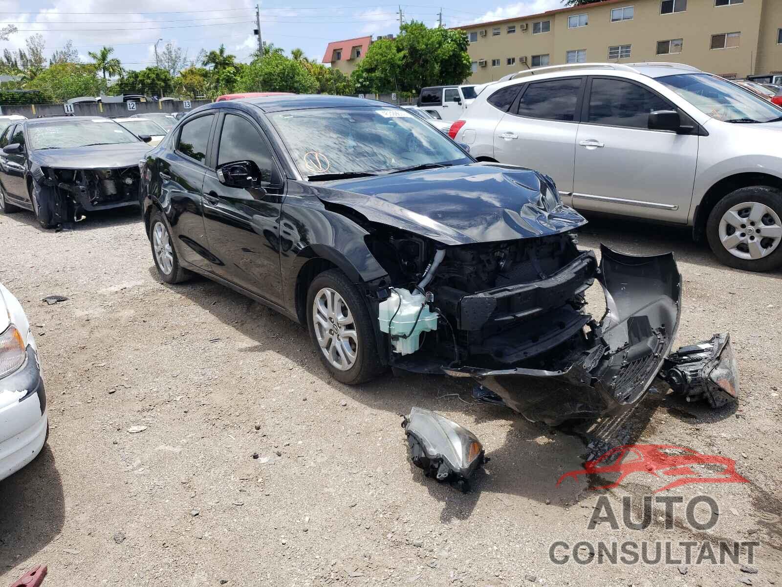 TOYOTA YARIS 2018 - 3MYDLBYV1JY308680