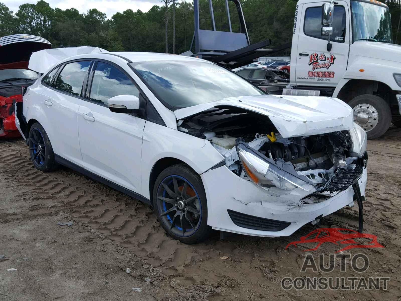 FORD FOCUS 2015 - 1FADP3F26FL207352