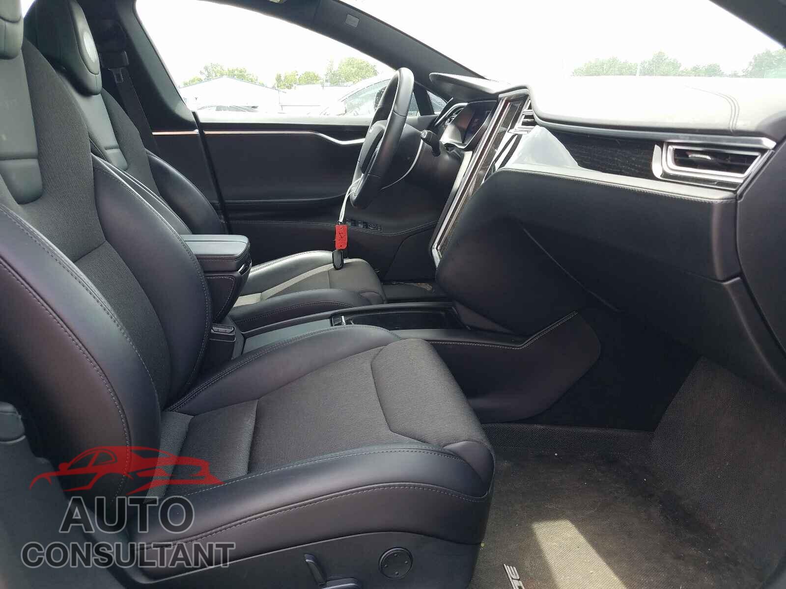 TESLA MODEL S 2017 - 5YJSA1E22HF211347