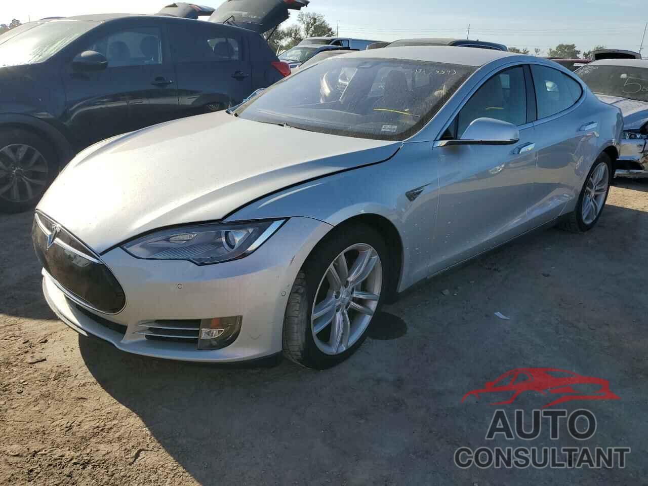 TESLA MODEL S 2015 - 5YJSA1H25FF082013