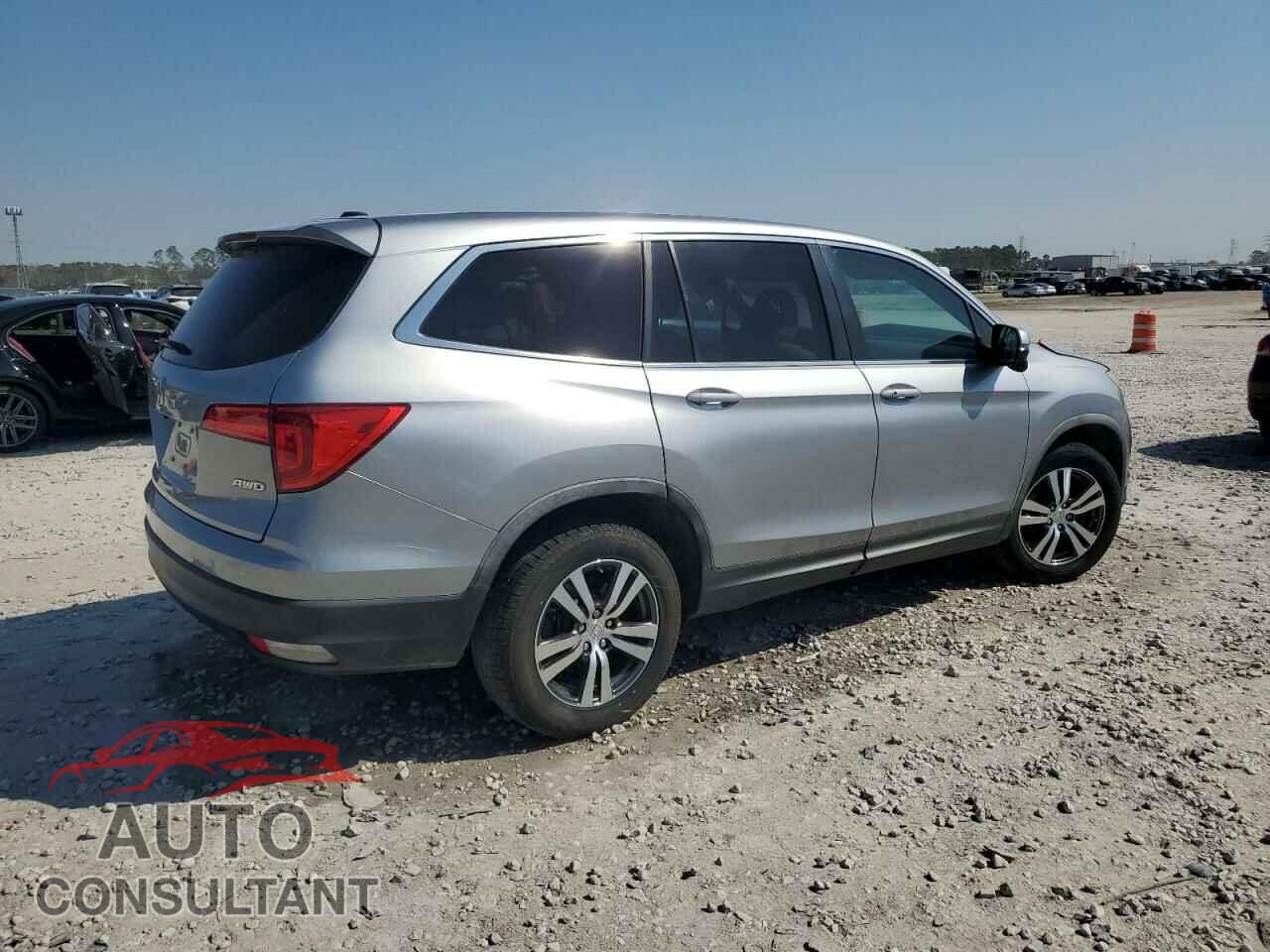 HONDA PILOT 2016 - 5FNYF6H83GB032595