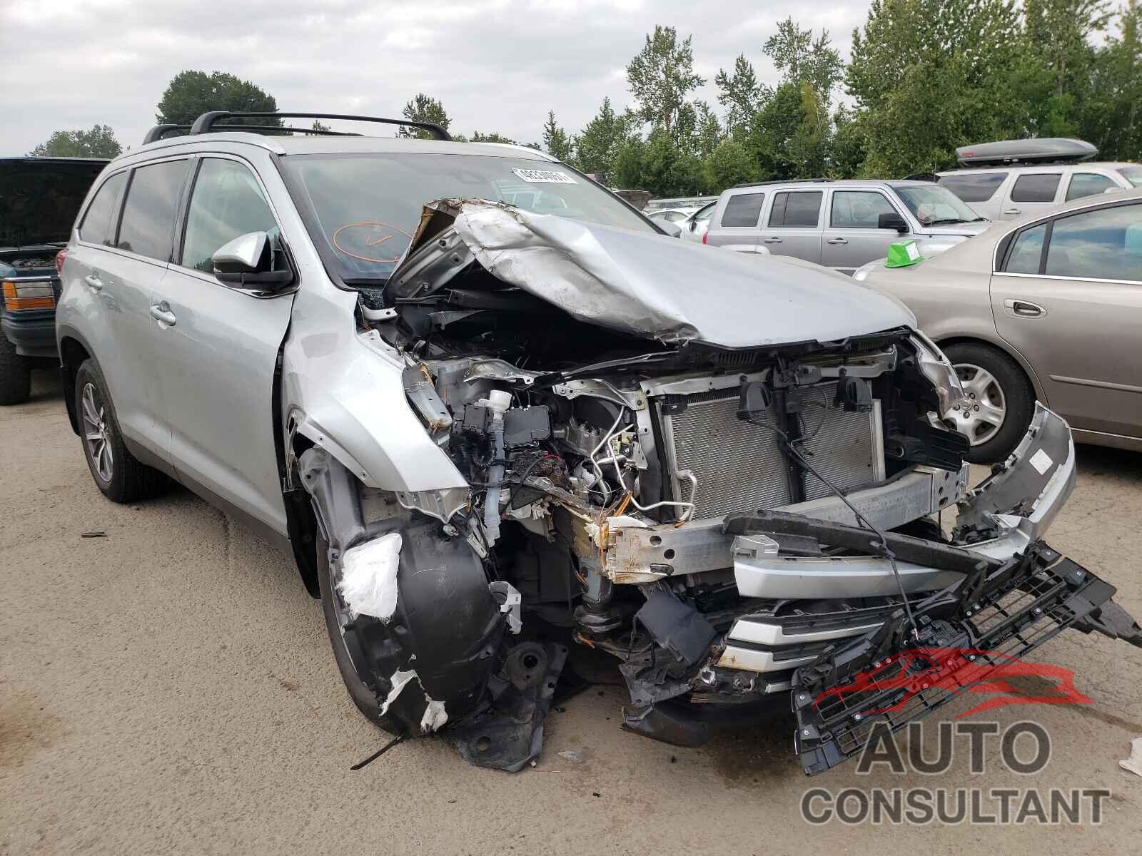 TOYOTA HIGHLANDER 2019 - 5TDJZRFH5KS582785