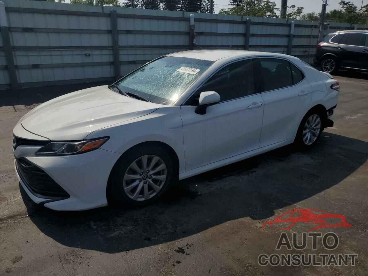 TOYOTA CAMRY 2018 - 4T1B11HK4JU673736