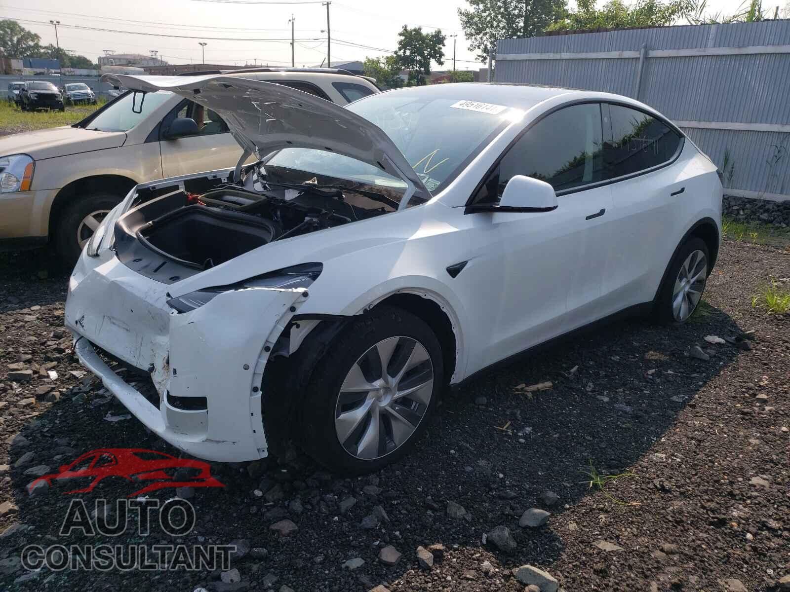 TESLA MODEL Y 2021 - 5YJYGDEDXMF105492