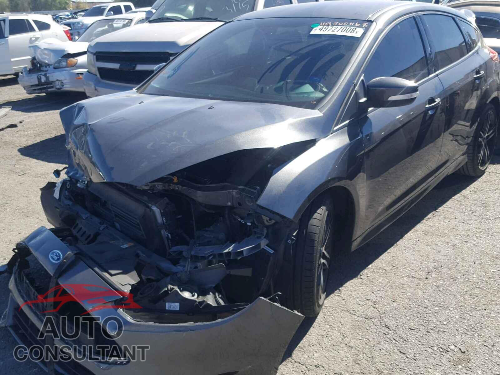FORD FOCUS 2017 - 1FADP3L93HL299833
