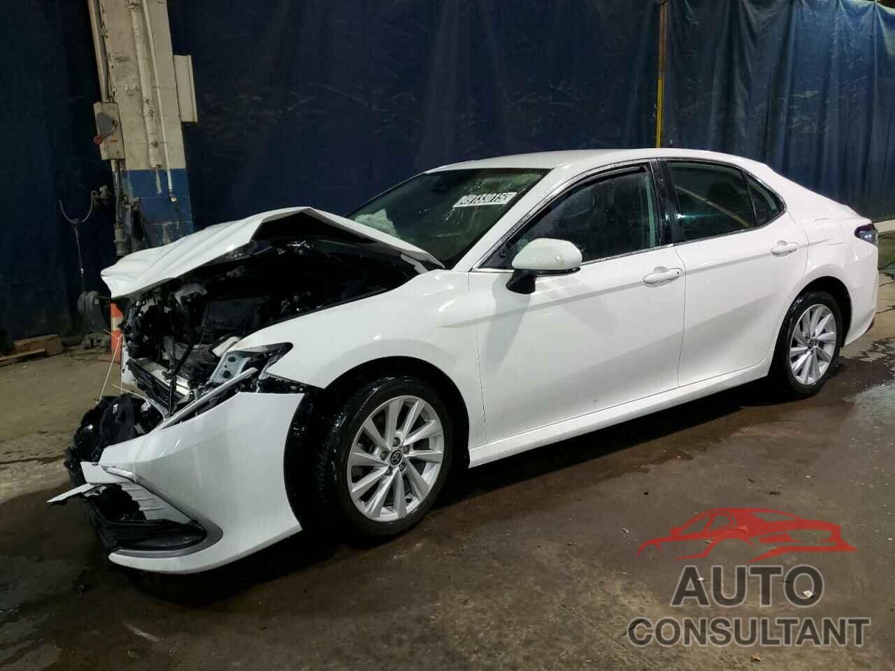 TOYOTA CAMRY 2022 - 4T1C11AK6NU654674