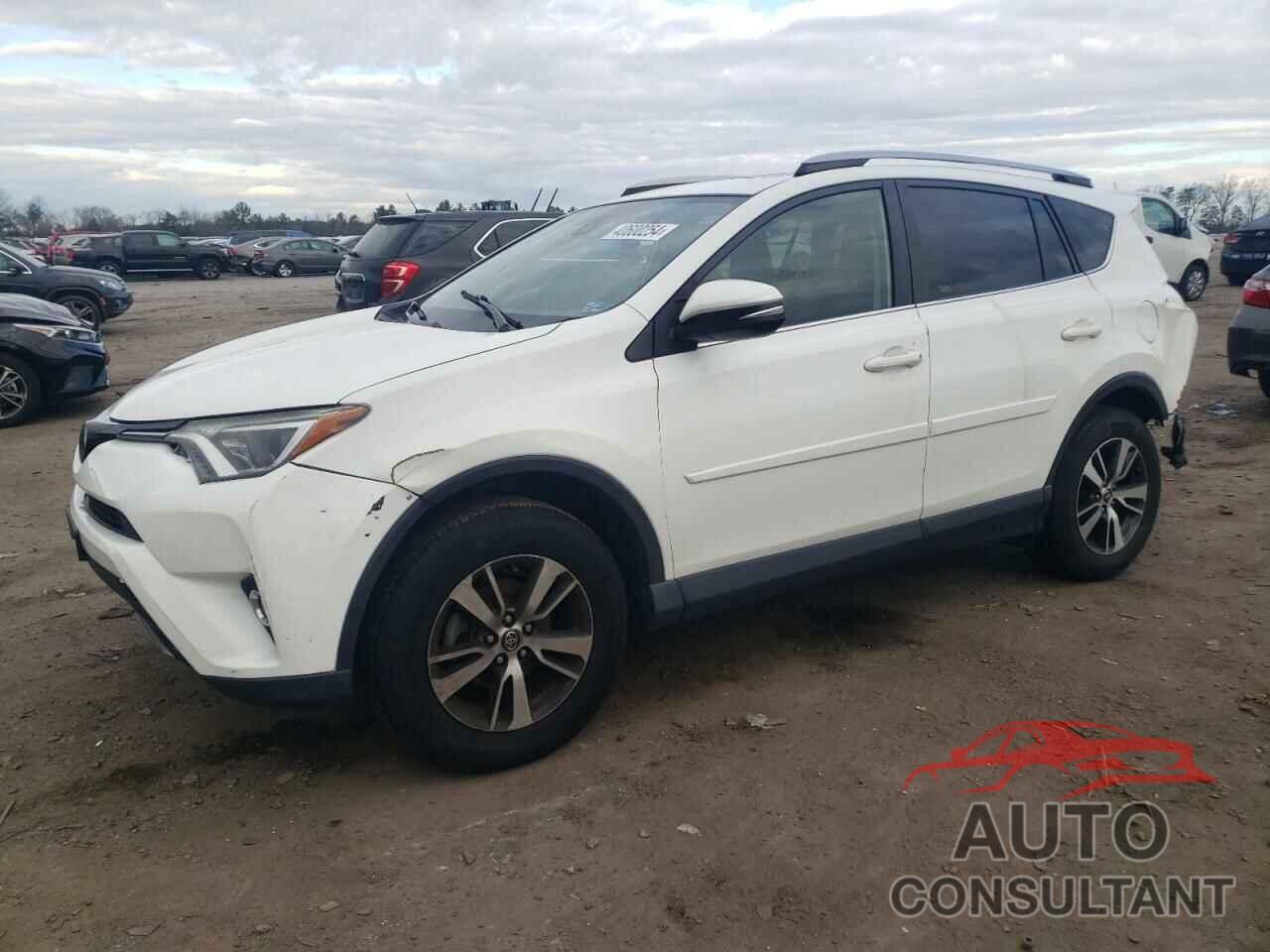 TOYOTA RAV4 2017 - JTMRFREV3HJ713351