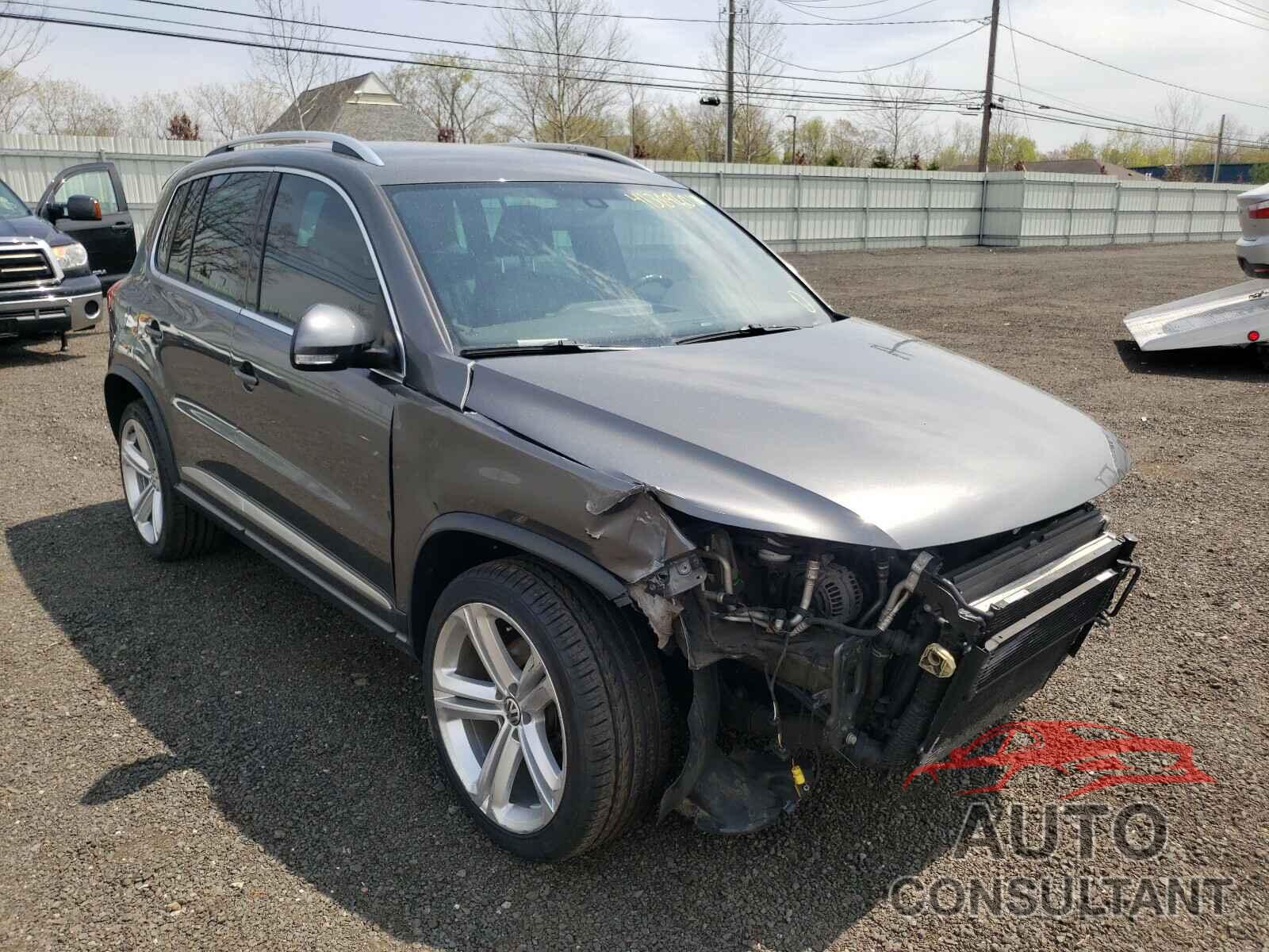 VOLKSWAGEN TIGUAN 2016 - WVGBV7AX5GW527274