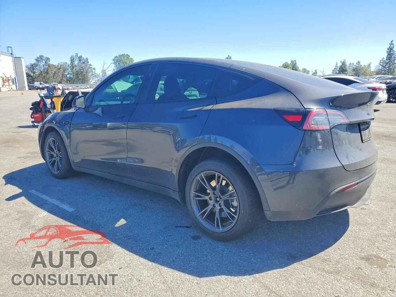 TESLA MODEL Y 2024 - 7SAYGDED9RF200085