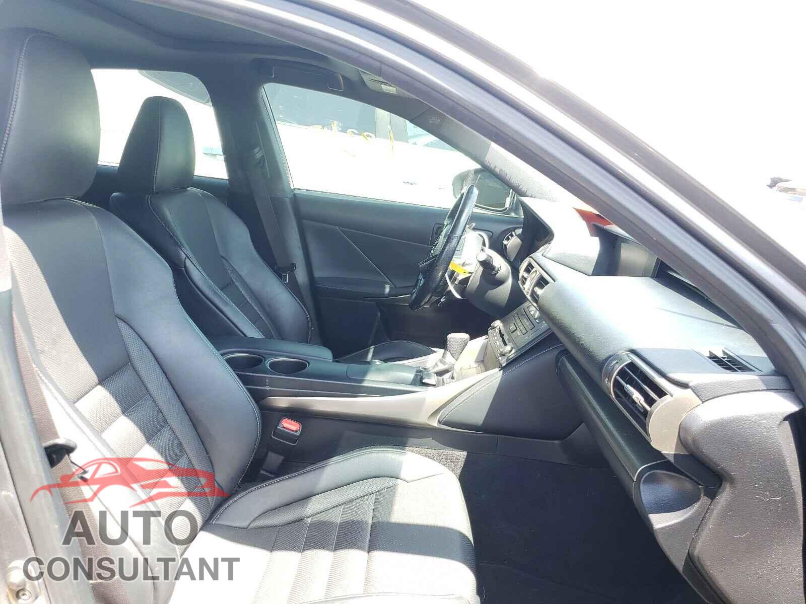 LEXUS IS 2016 - JTHBA1D23G5013862