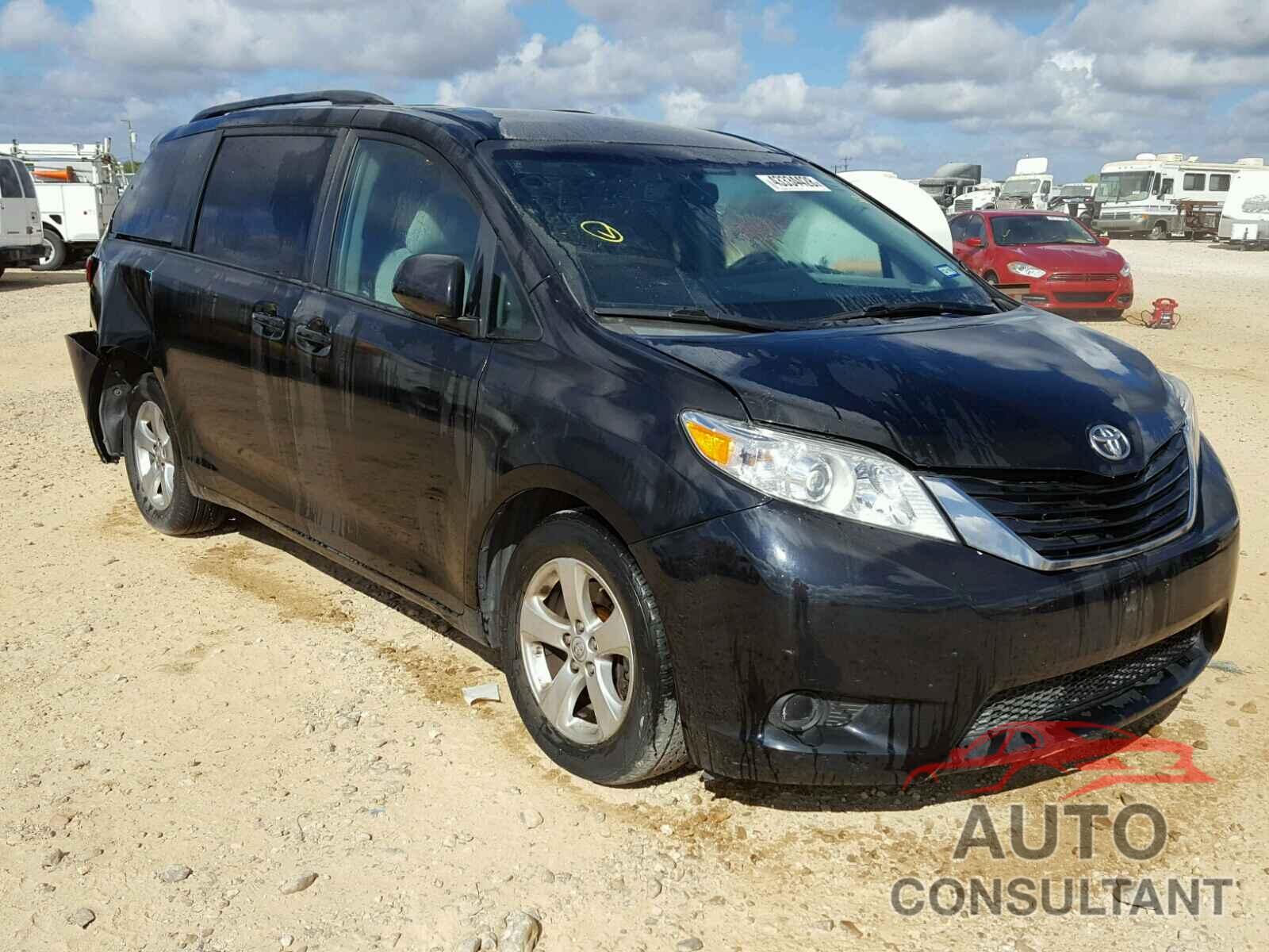 TOYOTA SIENNA LE 2015 - 5TDKK3DC2FS611842