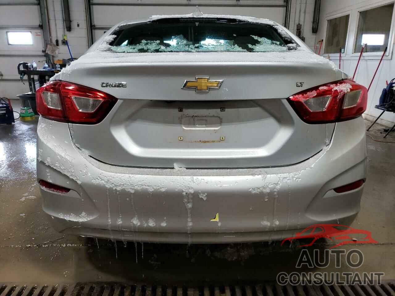 CHEVROLET CRUZE 2018 - 1G1BE5SM3J7177506