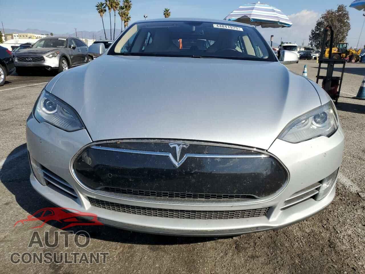 TESLA MODEL S 2013 - 5YJSA1DN2DFP27911