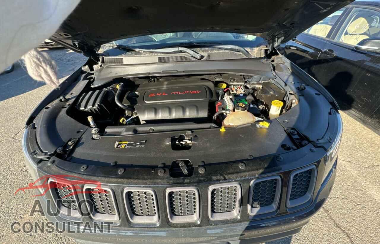 JEEP COMPASS 2018 - 3C4NJDDB4JT479159
