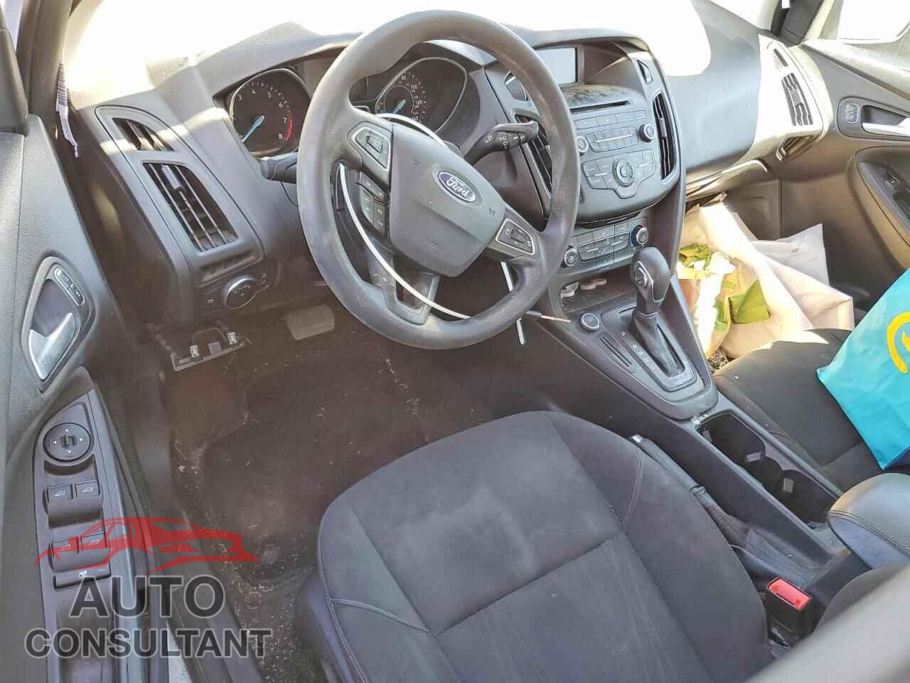 FORD FOCUS 2017 - 1FADP3F21HL237782