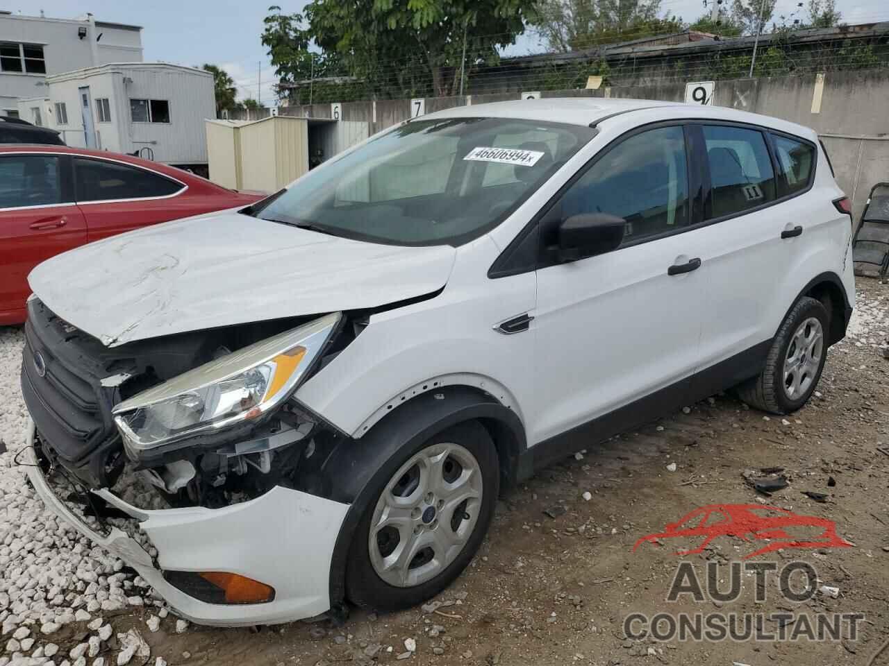 FORD ESCAPE 2017 - 1FMCU0F71HUE85870