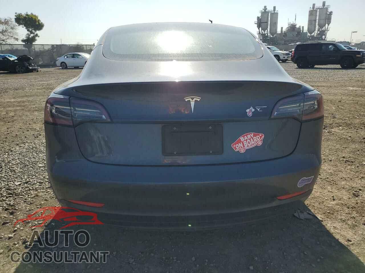 TESLA MODEL 3 2019 - 5YJ3E1EA6KF325682
