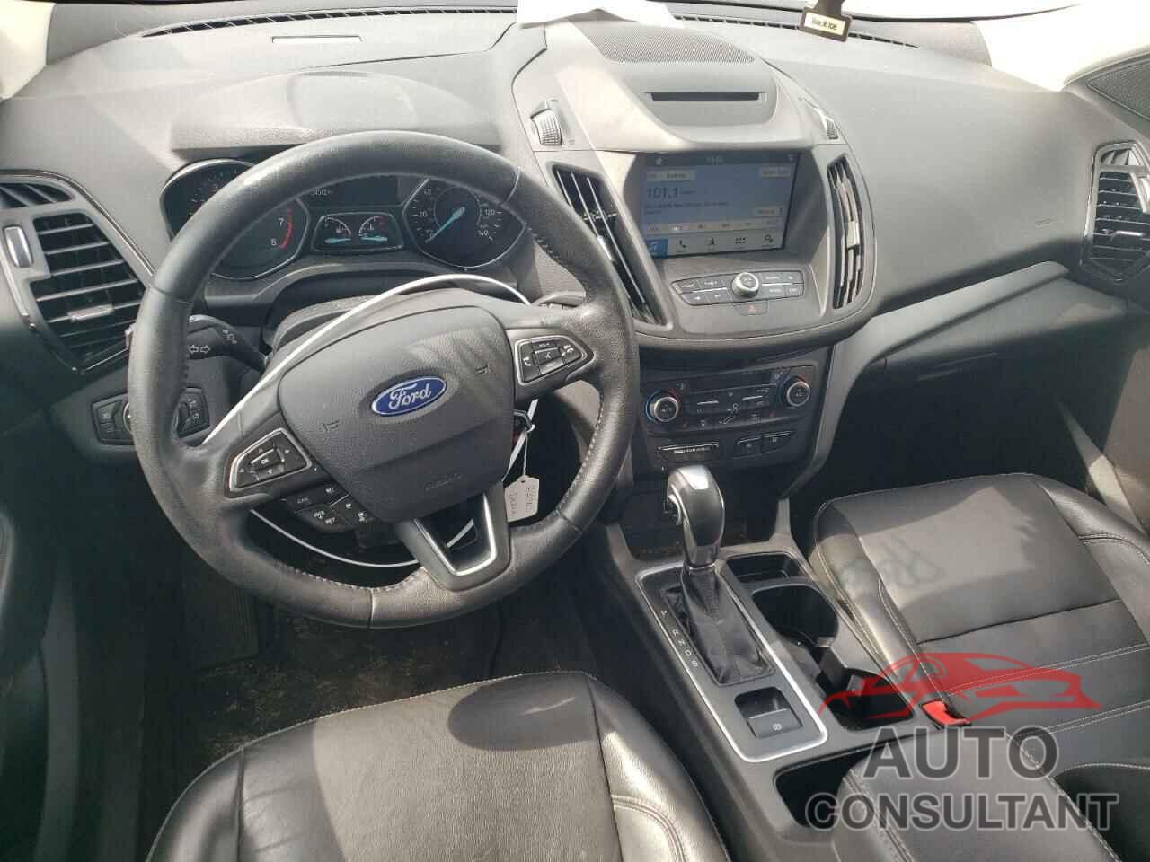 FORD ESCAPE 2018 - 1FMCU0HD7JUD14548