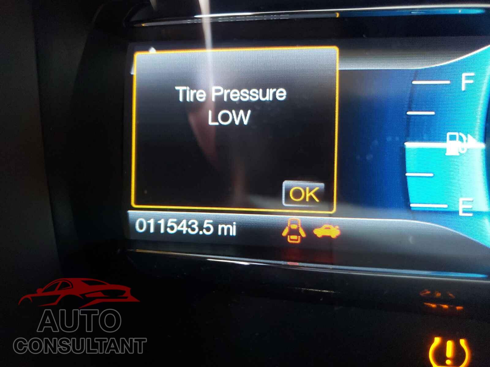 FORD TAURUS 2018 - 1FAHP2E80JG134272