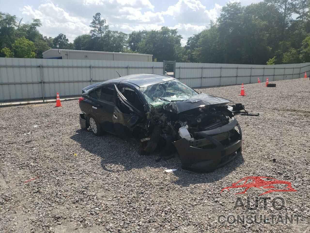 NISSAN VERSA 2017 - 3N1CN7AP7HL815820