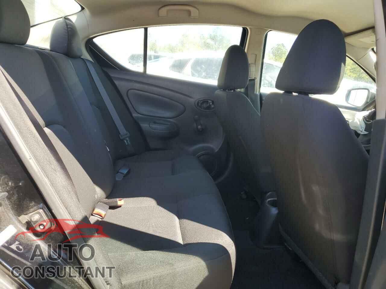 NISSAN VERSA 2019 - 3N1CN7AP3KL801243