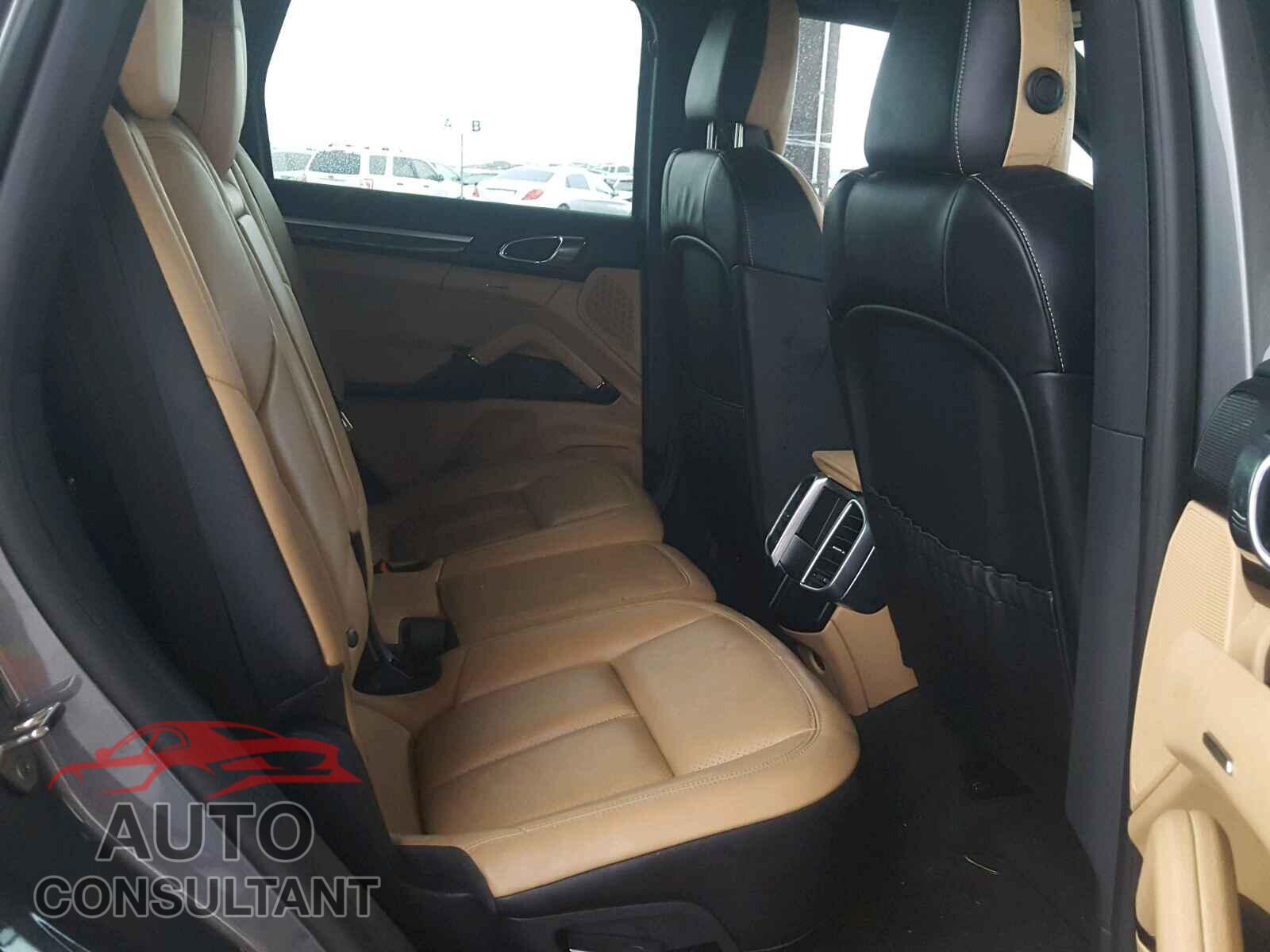 PORSCHE CAYENNE S 2017 - WP1AB2A25HLA52050