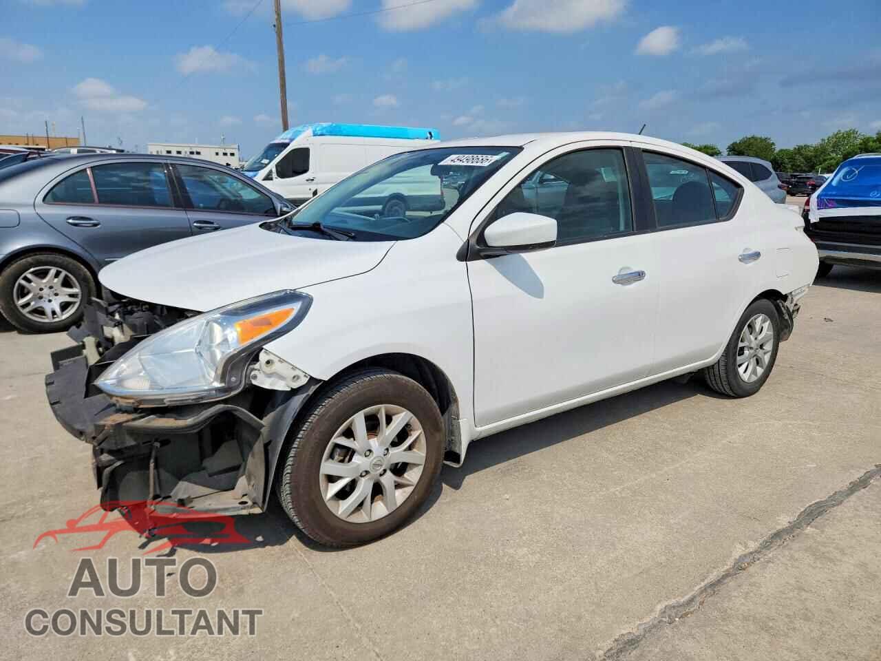 NISSAN VERSA 2019 - 3N1CN7AP3KL819581
