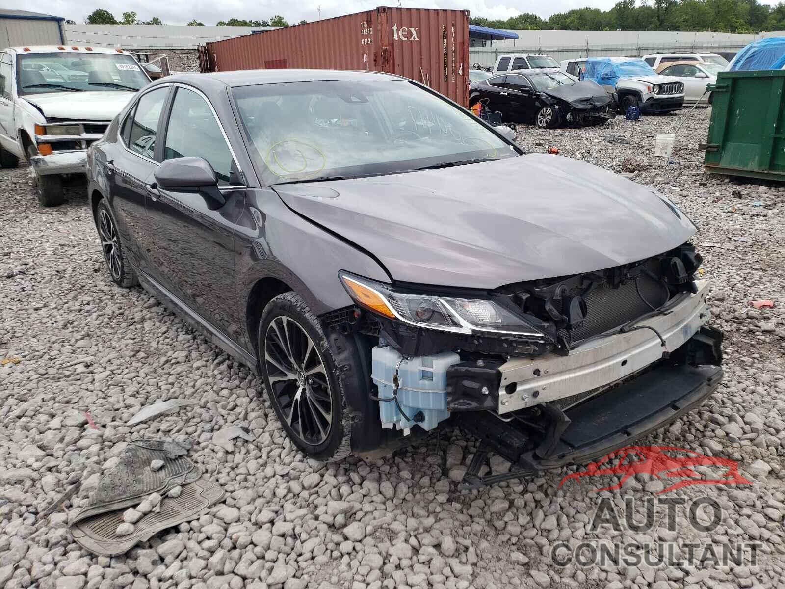TOYOTA CAMRY 2018 - 4T1B11HK7JU156236