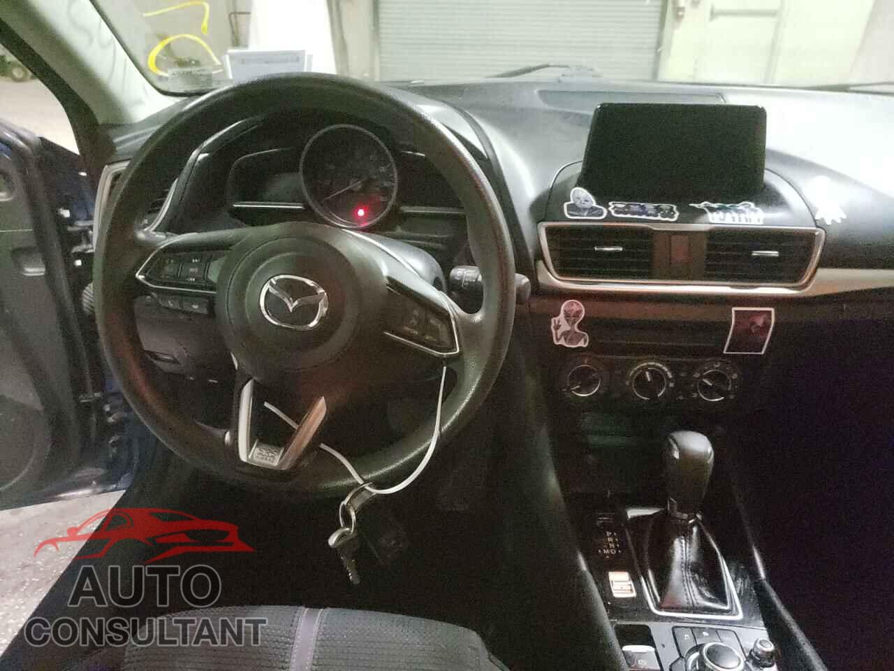 MAZDA 3 2018 - 3MZBN1U72JM217424