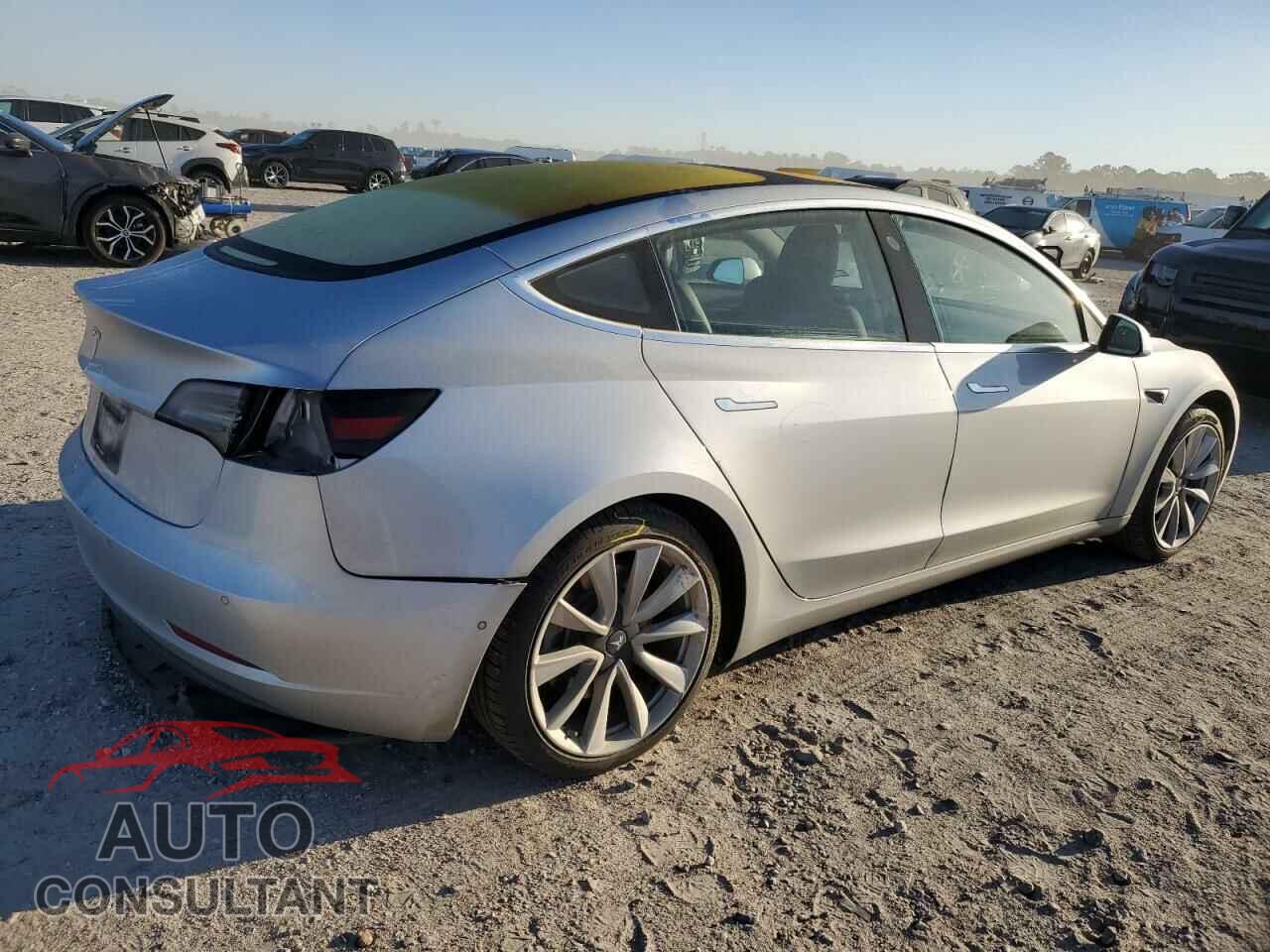 TESLA MODEL 3 2018 - 5YJ3E1EA0JF015302