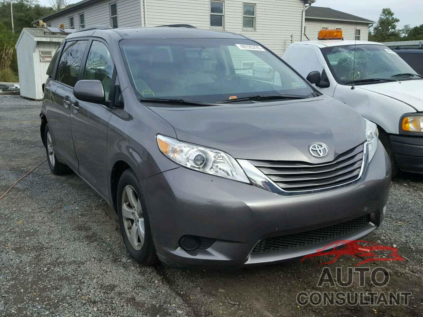 TOYOTA SIENNA LE 2017 - 5TDKZ3DC1HS874256