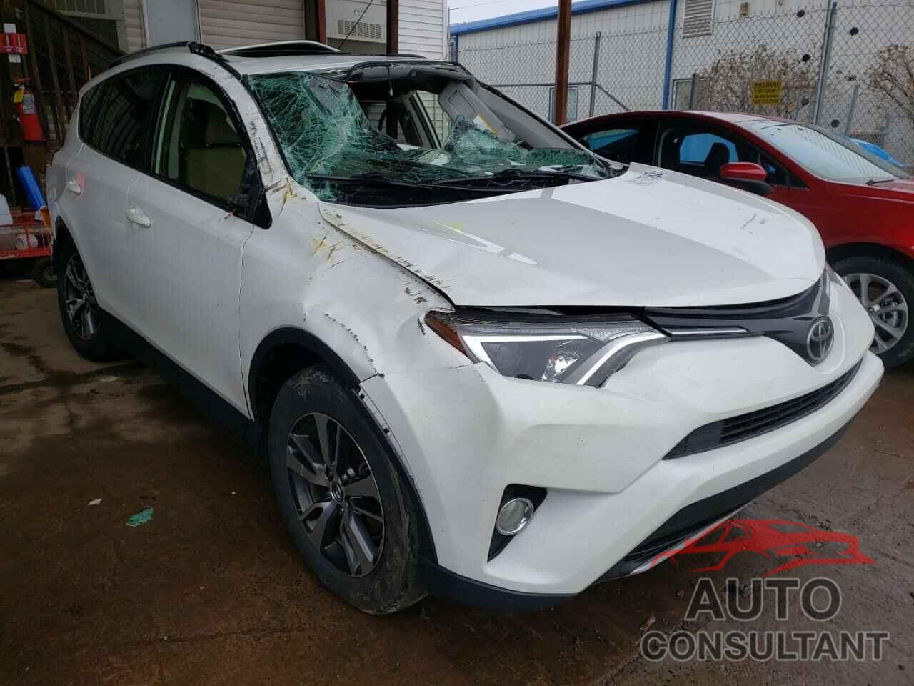 TOYOTA RAV4 2017 - JTMRFREV7HD200988