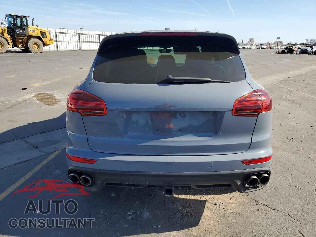 PORSCHE CAYENNE 2015 - WP1AB2A23FLA56353