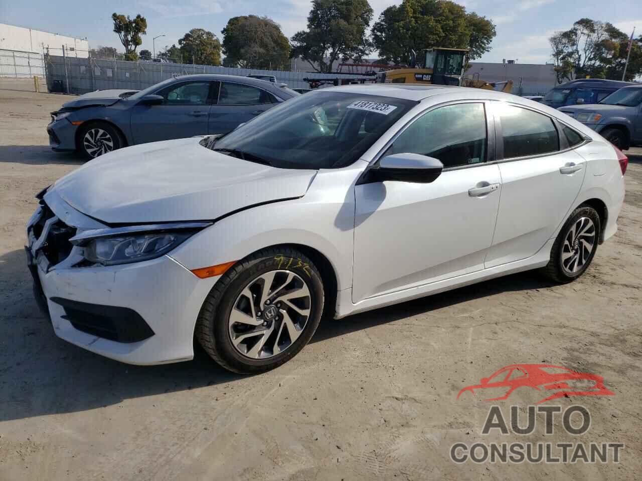 HONDA CIVIC 2018 - 19XFC2F74JE205430