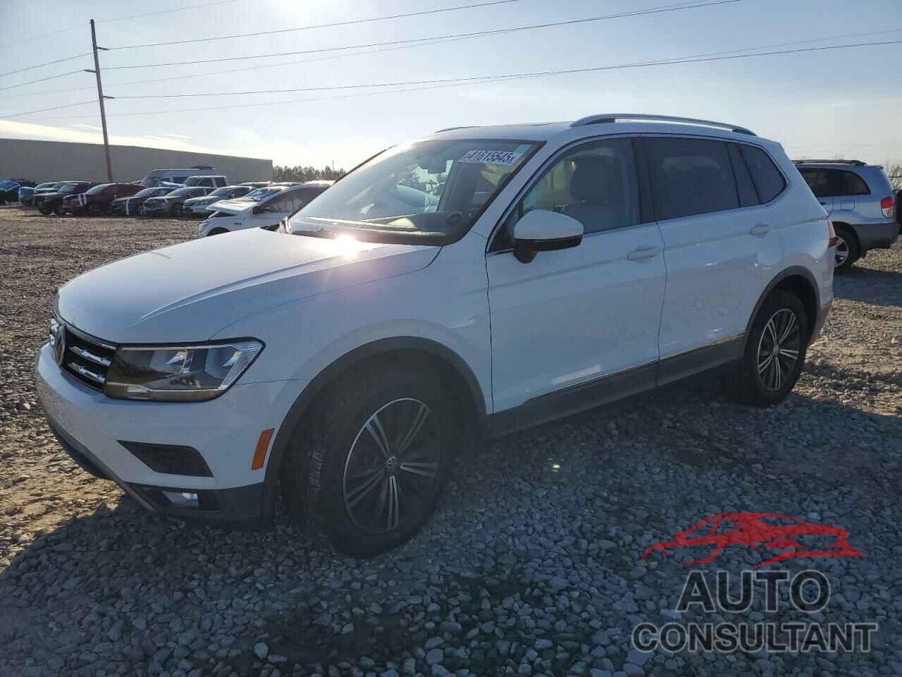 VOLKSWAGEN TIGUAN 2018 - 3VV3B7AX3JM047891