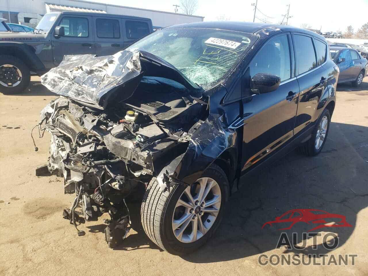 FORD ESCAPE 2017 - 1FMCU9GDXHUA31156
