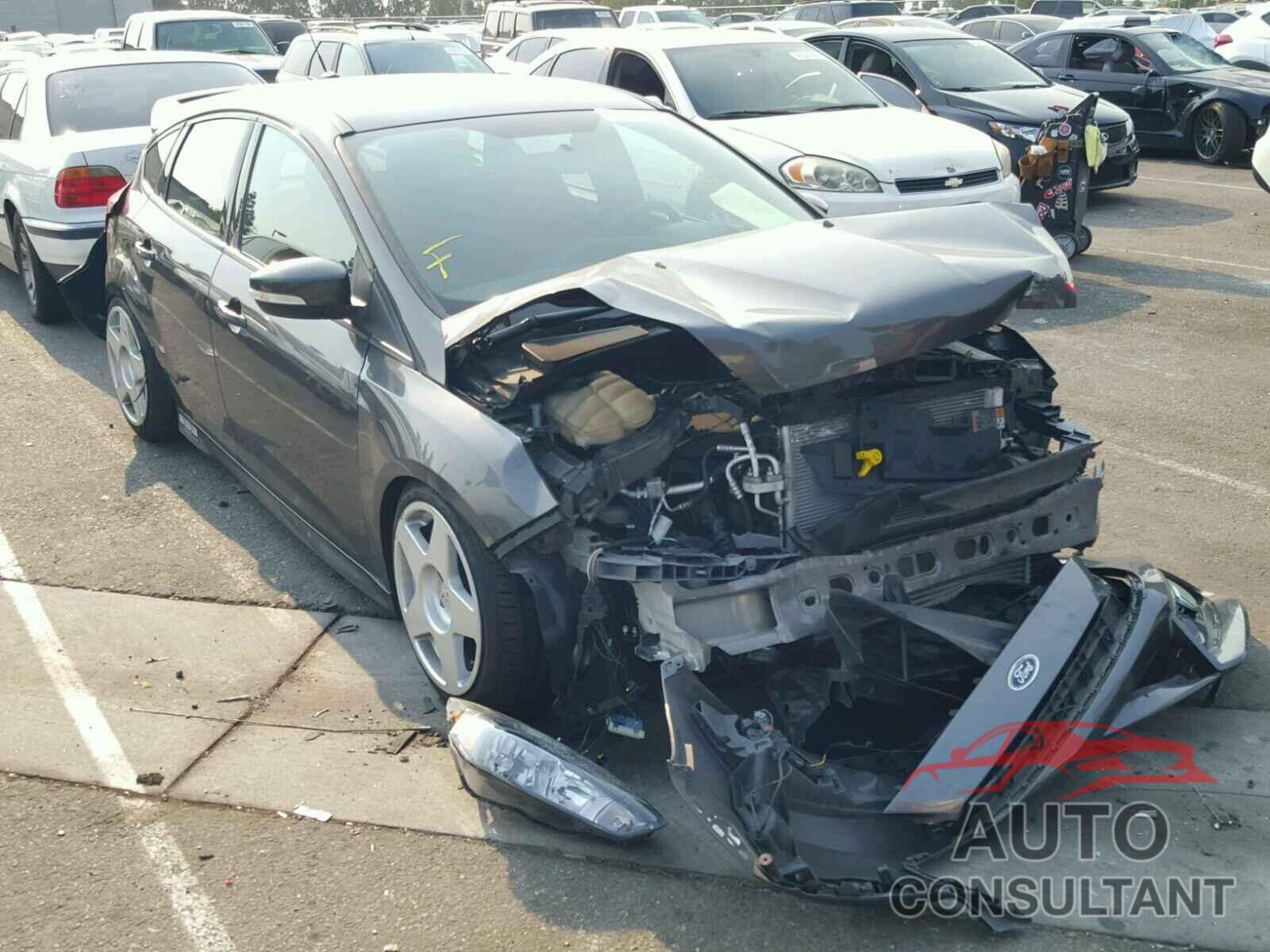 FORD FOCUS 2015 - 1FADP3L98FL341555