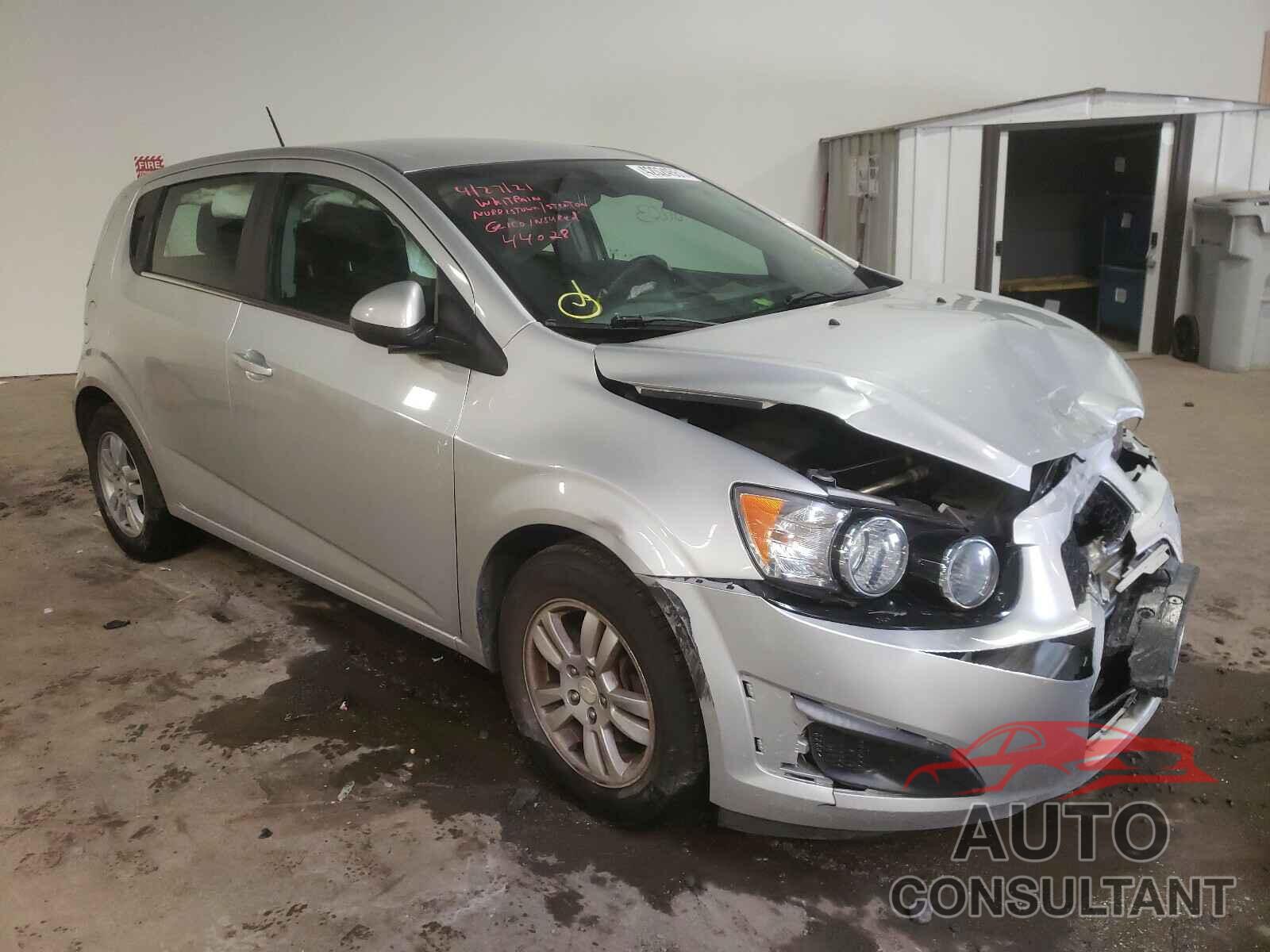 CHEVROLET SONIC 2016 - 1G1JC6SH9G4144028