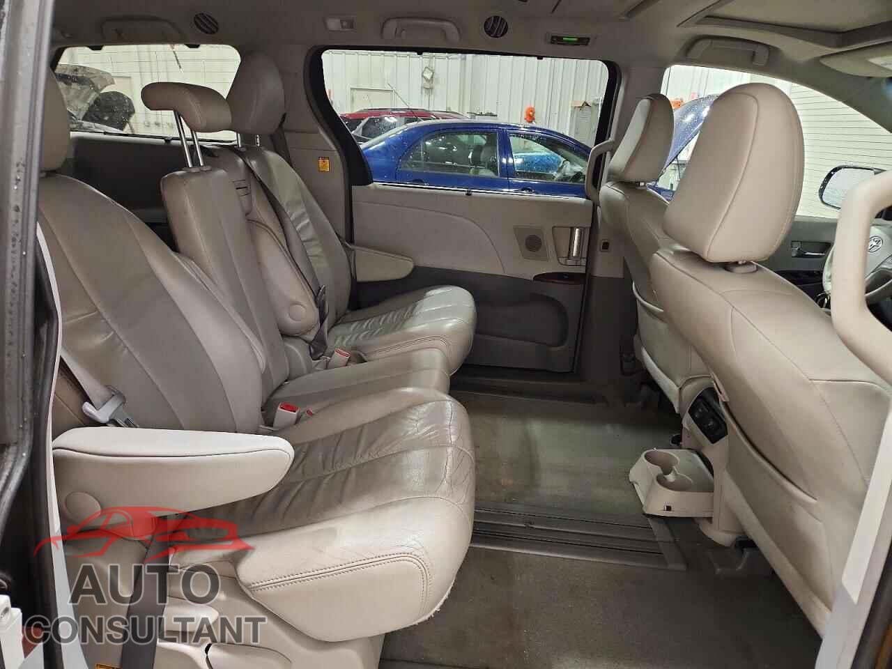 TOYOTA SIENNA 2012 - 5TDYK3DC2CS183261