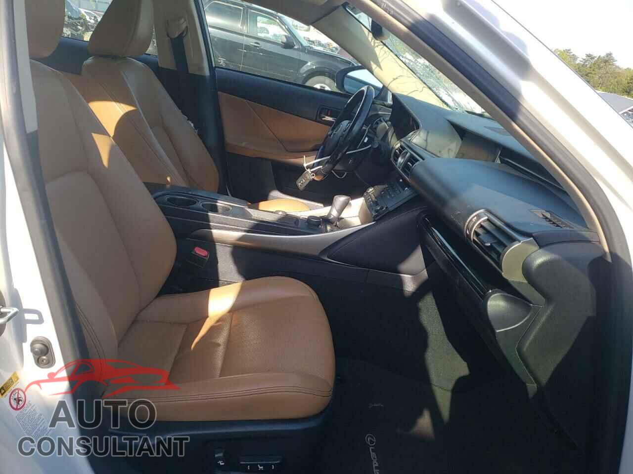 LEXUS IS 2016 - JTHBA1D2XG5019299