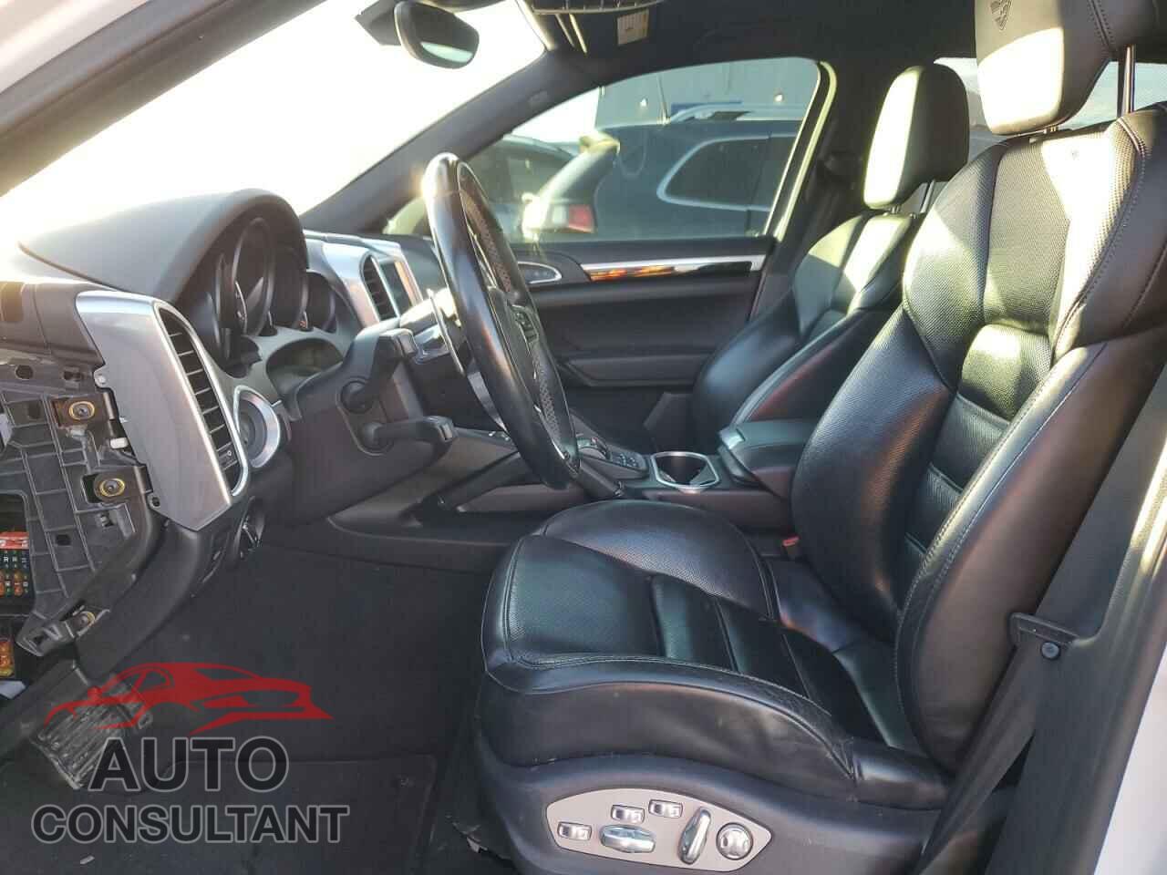 PORSCHE CAYENNE 2017 - WP1AA2A22HKA85807